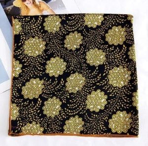 Bandana élégant Astrid, style unique pour femmes