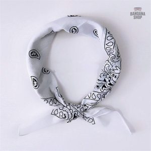 Bandana blanc homme élégant et polyvalent