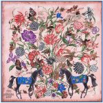 Design élégant de bandana avec motifs équestres