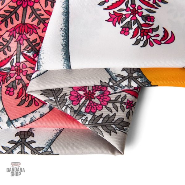 Bandana inspiré des chevaux pour un look royal