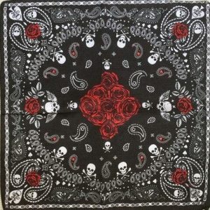 Design floral intemporel pour un style unique en bandana