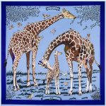 Accessoire mode en tissu avec girafes