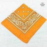 Accessoire féminin orange bandana