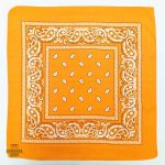 Bandana stylé pour femme en couleur orange