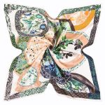 Bandana tendance avec motifs floraux pour un look chic