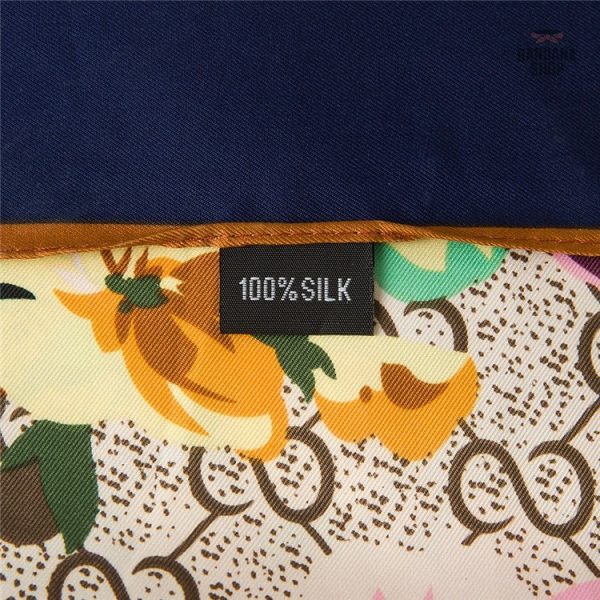 Élégant bandana Geranium pour toutes occasions
