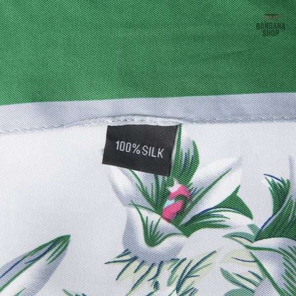 Design coloré de bandana avec motifs de fleurs