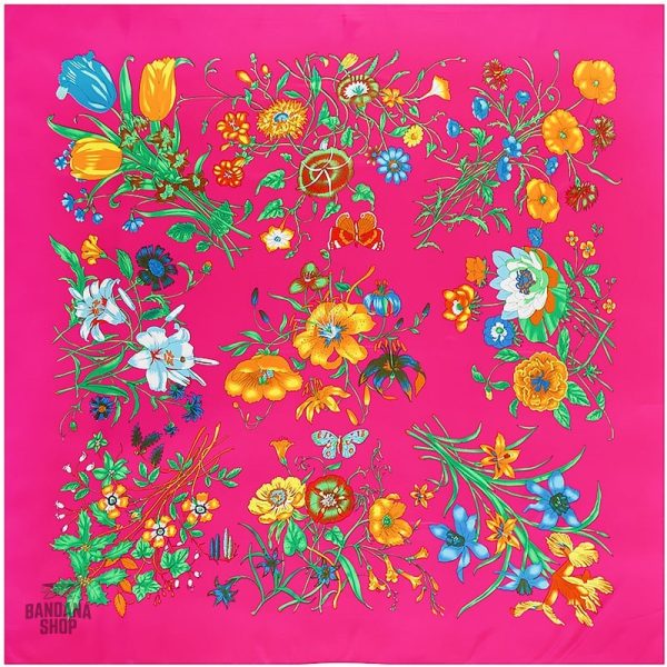 Motifs fleuris sur un bandana au style rafraîchissant
