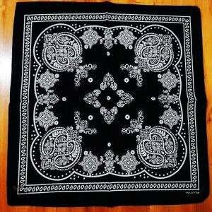 Variations de bandana homme en plusieurs couleurs