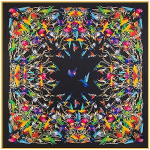 Bandana oiseaux en motif nuageux coloré