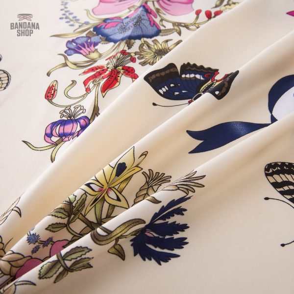 Accessoire tendance : bandana avec motif distinctif