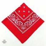 Accessoire trendy : Bandana Rouge pour style masculin