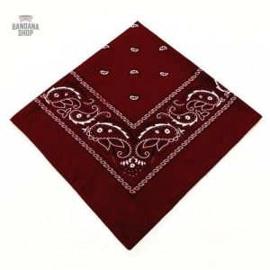 Accessoire masculin en bandana rouge vibrant