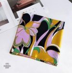 Variété de bandana femme Sol, style unique et coloré de